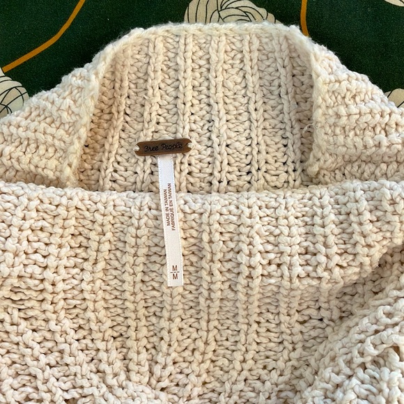 Free People - Cropped Chunky Knit Sweater in Off-White, Size M - Picture 3 of 3